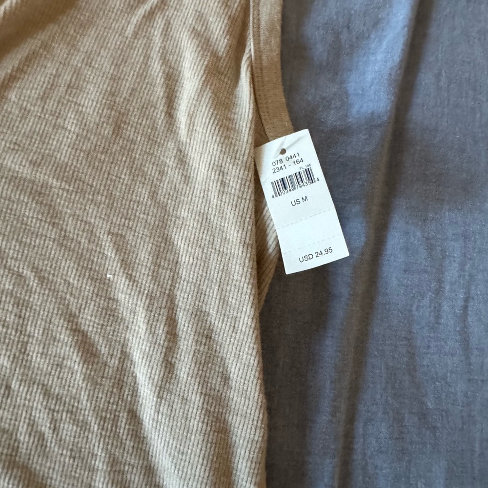 Chic Ribbed Tank Top in Tan Brand New , never worn